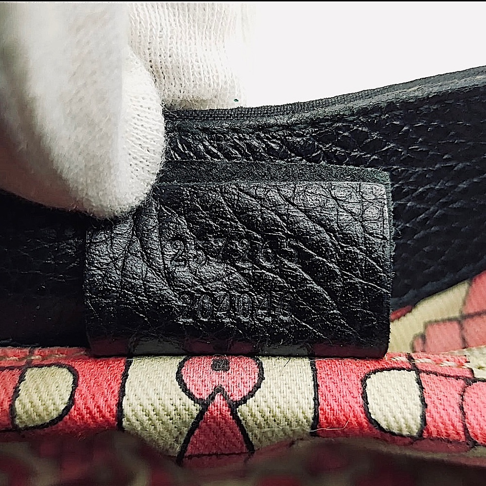 GUCCI - Limited Edition Vintage GG Shoulder Bag - Picture 12 of 12